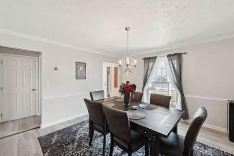 Dining - 3645 Hopper Ridge Rd, Cincinnati, OH 45255 photo 1 of 2
