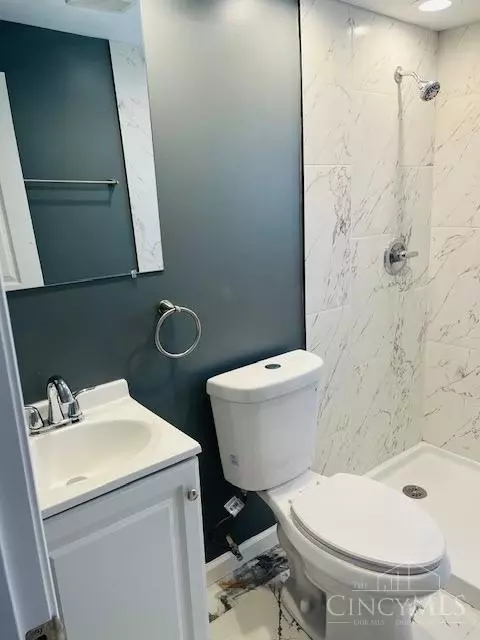 Bath - 3372 Ninann Ct, Cincinnati, OH 45211 photo 4 of 4