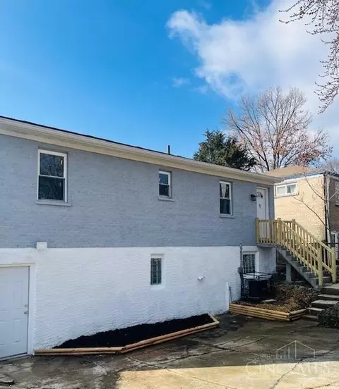 Exterior - 3372 Ninann Ct, Cincinnati, OH 45211 photo 2 of 2