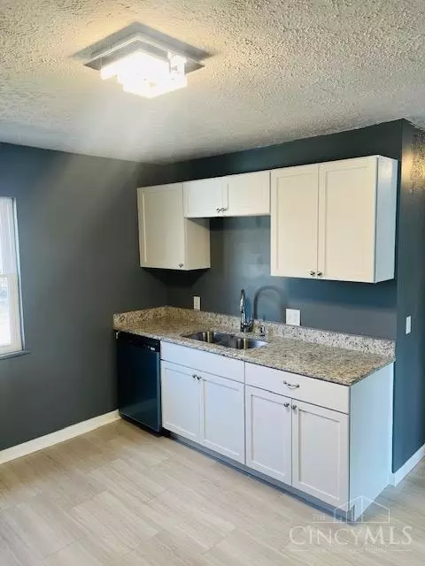 Kitchen - 3372 Ninann Ct, Cincinnati, OH 45211 photo 1 of 2
