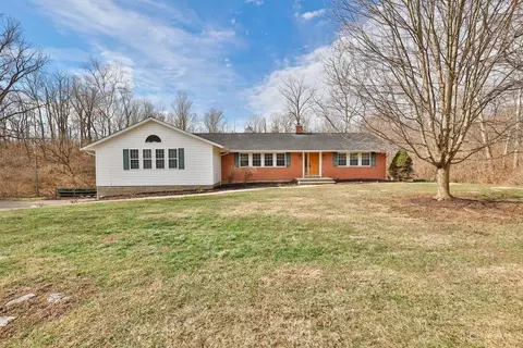 1699 Greentree Rd, Lebanon, OH 45036