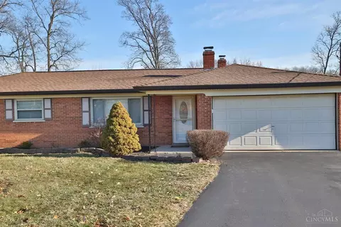 750 Augcliffe Dr, Cincinnati, OH 45245 photo 3