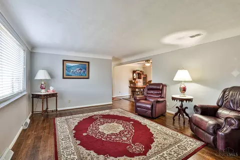 750 Augcliffe Dr, Cincinnati, OH 45245 photo 4