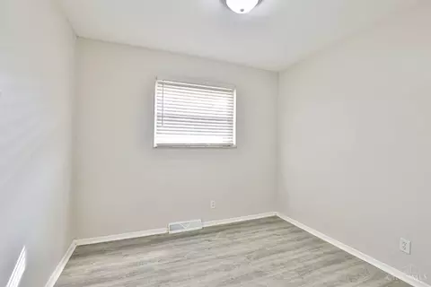Bedroom - 8559 Sunlight Dr, Cincinnati, OH 45231 photo 4 of 6