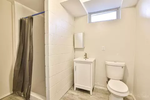 Bath - 8559 Sunlight Dr, Cincinnati, OH 45231 photo 2 of 2