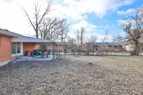 Exterior - 8559 Sunlight Dr, Cincinnati, OH 45231 photo 7 of 9