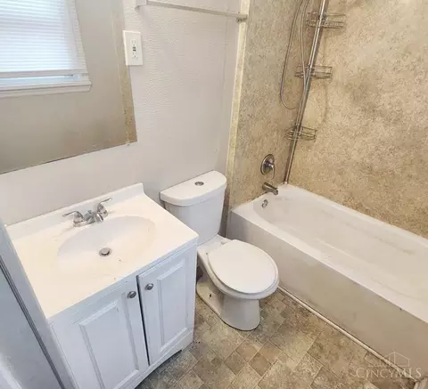 Bath - 3736 Kanauga Ct, Cincinnati, OH 45227 photo 1 of 1