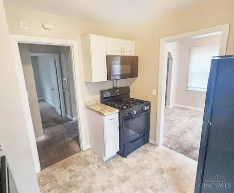Entry Way - 3736 Kanauga Ct, Cincinnati, OH 45227 photo 1 of 1