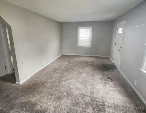 Living - 3736 Kanauga Ct, Cincinnati, OH 45227 photo 1 of 1