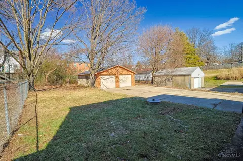 Exterior - 3900 Darwin Ave, Cheviot, OH 45211 photo 4 of 6
