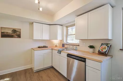 Kitchen - 3900 Darwin Ave, Cheviot, OH 45211 photo 1 of 3