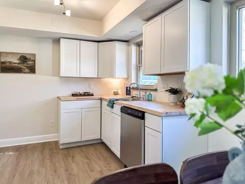 Kitchen - 3900 Darwin Ave, Cheviot, OH 45211 photo 3 of 3