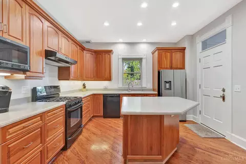 Kitchen - 1620 Pullan Ave, Cincinnati, OH 45223 photo 2 of 3