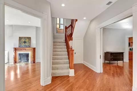 Entry Way - 1620 Pullan Ave, Cincinnati, OH 45223 photo 3 of 3