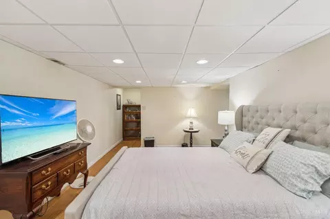 Bedroom - 3089 Crest Rd, Cincinnati, OH 45251 photo 10 of 10