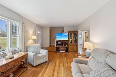 Living - 3089 Crest Rd, Cincinnati, OH 45251 photo 1 of 1