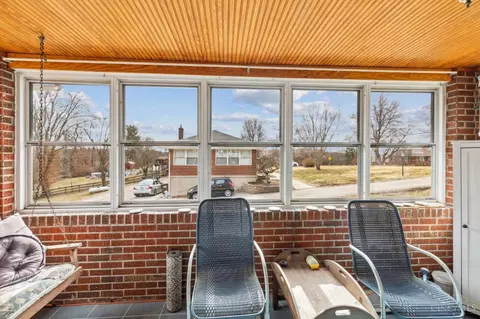 Exterior - 3089 Crest Rd, Cincinnati, OH 45251 photo 5 of 10