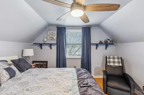 Bedroom - 3089 Crest Rd, Cincinnati, OH 45251 photo 7 of 10
