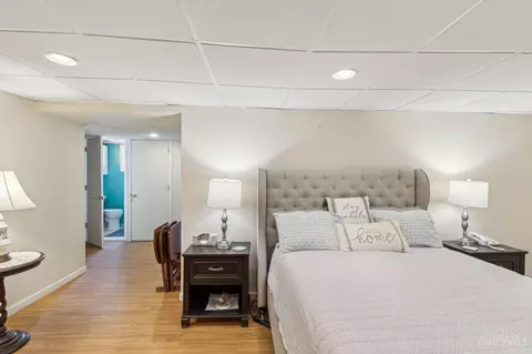 Bedroom - 3089 Crest Rd, Cincinnati, OH 45251 photo 9 of 10