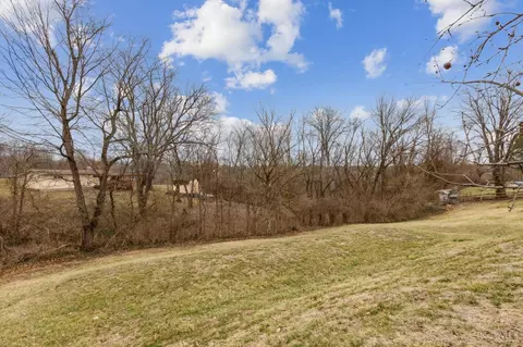 Exterior - 3089 Crest Rd, Cincinnati, OH 45251 photo 8 of 10