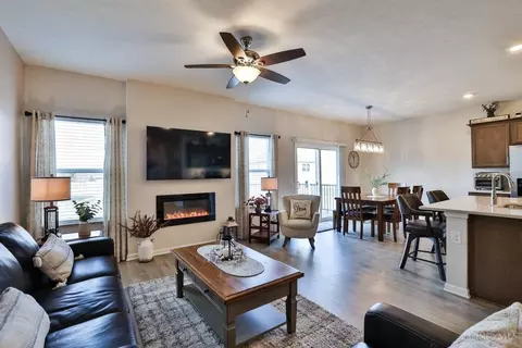 Living - 5373 Valley View Dr, Morrow, OH 45152 photo 3 of 4