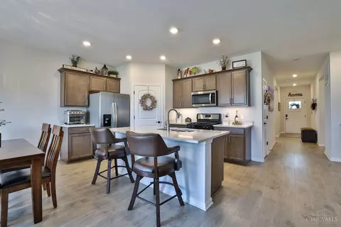 Kitchen - 5373 Valley View Dr, Morrow, OH 45152 photo 1 of 3