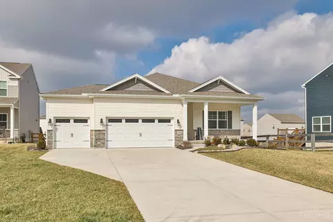 Exterior - 5373 Valley View Dr, Morrow, OH 45152 photo 2 of 11
