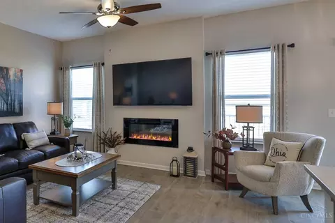 Living - 5373 Valley View Dr, Morrow, OH 45152 photo 4 of 4