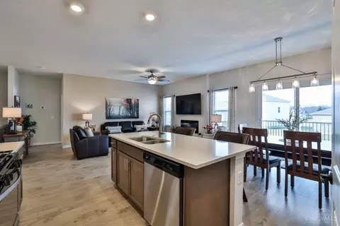 Kitchen - 5373 Valley View Dr, Morrow, OH 45152 photo 2 of 3