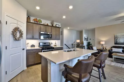 Kitchen - 5373 Valley View Dr, Morrow, OH 45152 photo 3 of 3