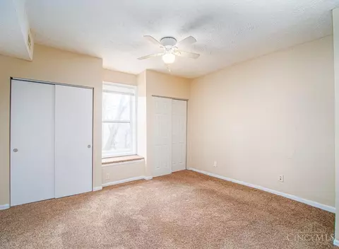Bedroom - 2552 Ring Pl, Cincinnati, OH 45204 photo 3 of 4