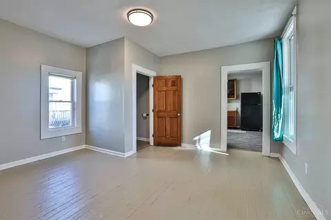 8420 Anthony Wayne Ave, Cincinnati, OH 45216 photo 9