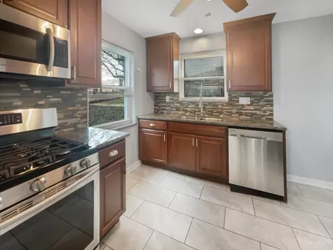Kitchen - 2950 Mapleleaf Ave, Cincinnati, OH 45212 photo 1 of 4