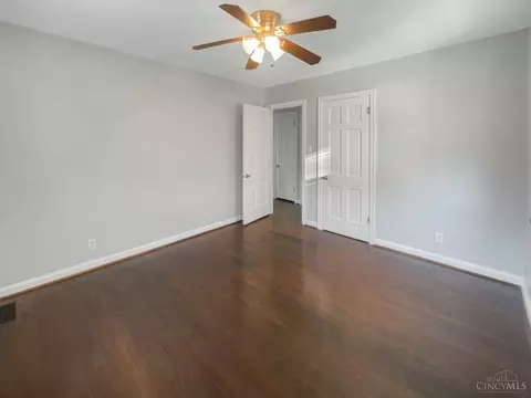 Bedroom - 2950 Mapleleaf Ave, Cincinnati, OH 45212 photo 2 of 5