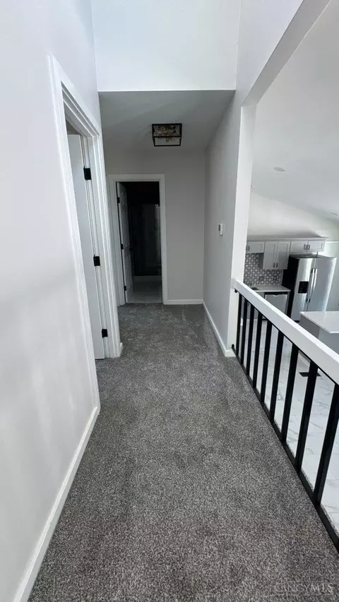 Entry Way - 19 Hollow Tree Ct, Hamilton, OH 45013 photo 6 of 10