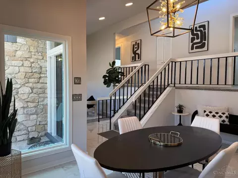 Dining - 19 Hollow Tree Ct, Hamilton, OH 45013 photo 2 of 3