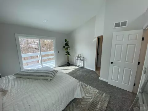 Bedroom - 19 Hollow Tree Ct, Hamilton, OH 45013 photo 4 of 10