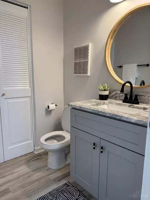 Bath - 19 Hollow Tree Ct, Hamilton, OH 45013 photo 11 of 11