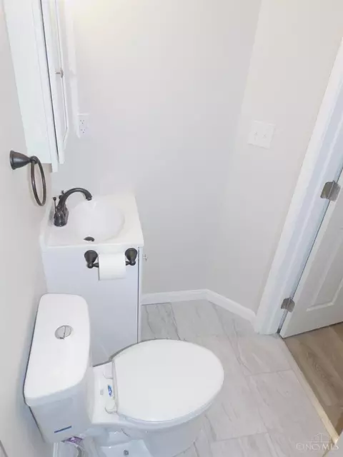 Bath - 1718 State Ave, Cincinnati, OH 45204 photo 8 of 8