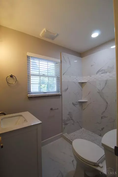 3773 Harvard Acres, Mariemont, OH 45227 photo 19