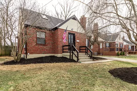3817 St Johns Ter, Deer Park, OH 45236