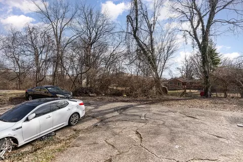 Exterior - 1627 Summit Rd, Cincinnati, OH 45237 photo 5 of 5