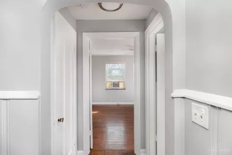Entry Way - 1627 Summit Rd, Cincinnati, OH 45237 photo 4 of 4