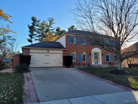8097 Pineterrace Dr, Cincinnati, OH 45255