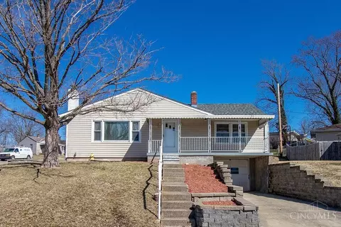 1200 Clovernook Dr, Hamilton, OH 45013