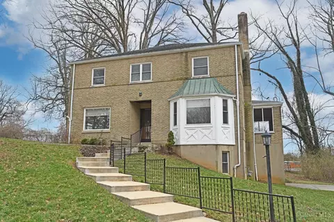 6188 Rogers Park Pl, Cincinnati, OH 45213