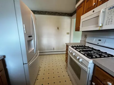832 Overbrook Ave, Hamilton Township, OH 45039 photo 9