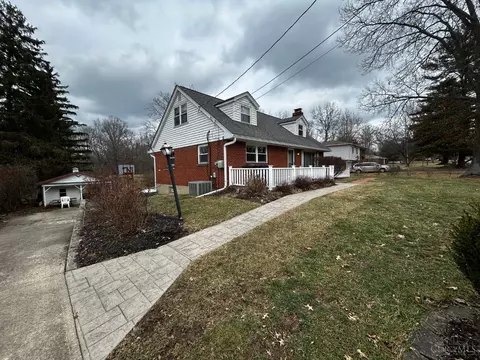 832 Overbrook Ave, Hamilton Township, OH 45039 photo 2