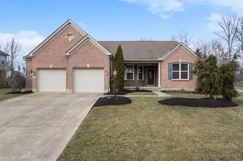 1114 Sparrowwood Blvd, Batavia, OH 45103