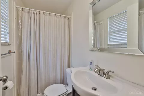 Bath - 3935 Randolph Ln, Cincinnati, OH 45245 photo 2 of 3